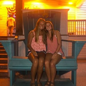 Meet your Posher, Claire